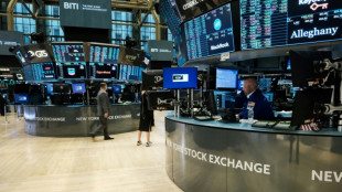 Wall Street termine en hausse, plut&ocirc;t satisfaite des r&eacute;sultats de soci&eacute;t&eacute;s