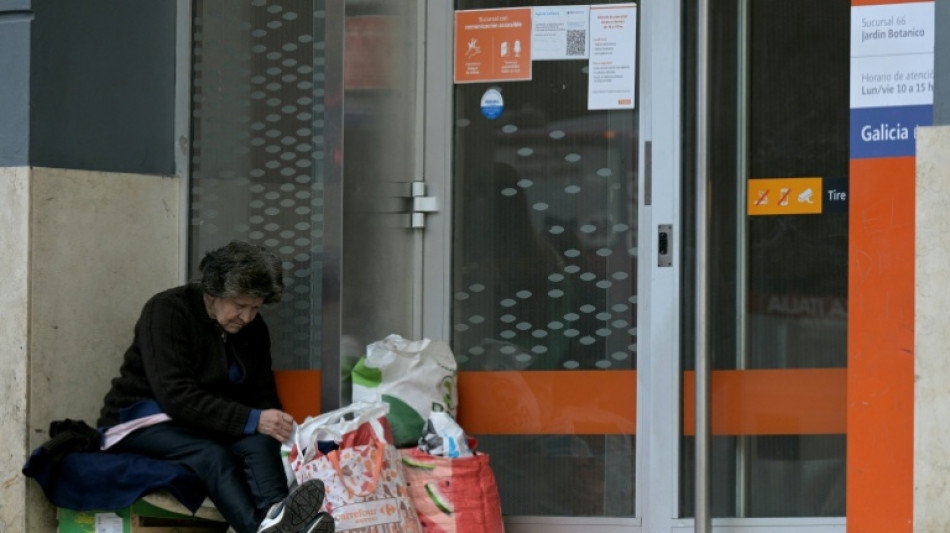 Forte queda da pobreza na Argentina, que atingiu 38,1% da população no 2T de 2024