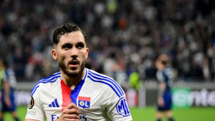 Lyon se mant&eacute;m na primeira divis&atilde;o francesa ap&oacute;s vencer recurso