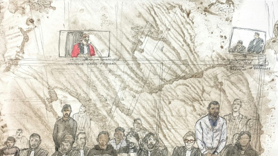 Homem &eacute; condenado na Fran&ccedil;a por ataque que tinha Charlie Hebdo como alvo