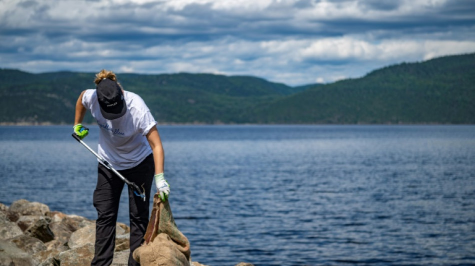 Rastreando pl&aacute;sticos en una de las joyas protegidas de Canad&aacute;