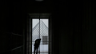 France intensifies hunt for Louvre raiders