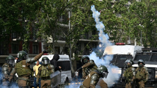 Choques entre estudiantes y la polic&iacute;a en Chile en una protesta contra posibles recortes en educaci&oacute;n