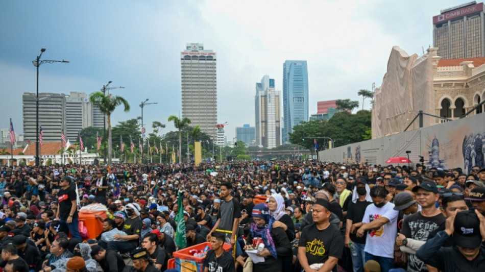 Des milliers de Malaisiens manifestent contre la vie chère et le manque de réformes