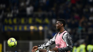 Meia francês Paul Pogba é suspenso por doping