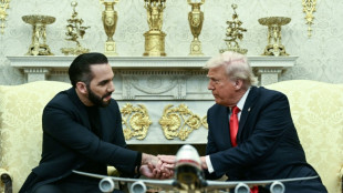 Senador americano chega a El Salvador para negociar retorno de deportado preso