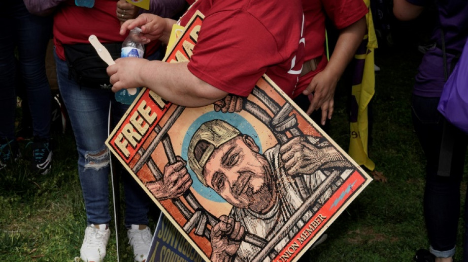 Un salvadore&ntilde;o deportado por error se declara no culpable de tr&aacute;fico de migrantes en EEUU