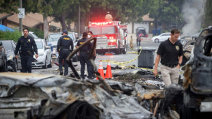 Dos muertos en accidente de avioneta en barrio residencial de California