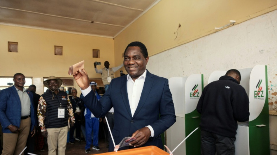 Pr&eacute;sidentielle en Zambie: l'avance de Hichilema s'accroit, arrestations d'opposants