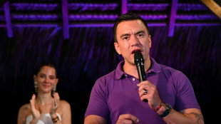 Ap&oacute;s reelei&ccedil;&atilde;o, Noboa tem o desafio de apaziguar um Equador dividido