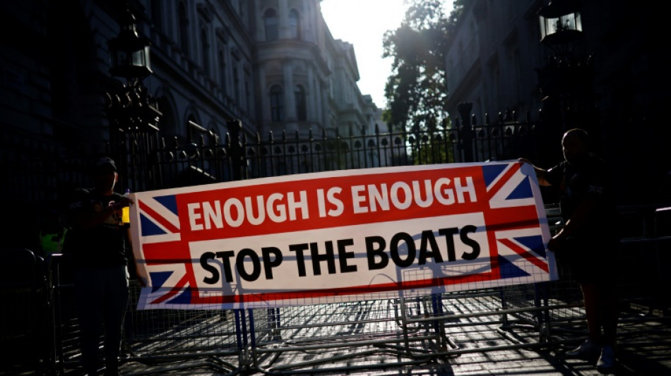 Le suspect de l'attaque au couteau de Southport &eacute;crou&eacute;, dans un climat de violences