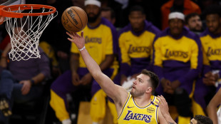 Nba: spettacolo James-Doncic, i Lakers tornano a vincere
