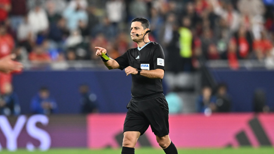 Calcio: Mondiale club, la Fifa user&agrave; l'AI per il fuorigioco