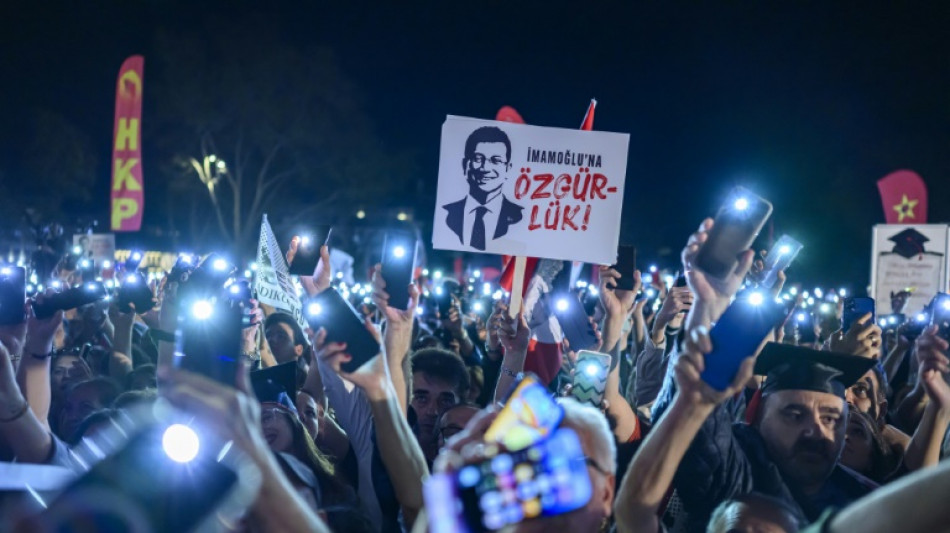 Zehntausende protestieren in Istanbul f&uuml;r inhaftierten B&uuml;rgermeister Imamoglu