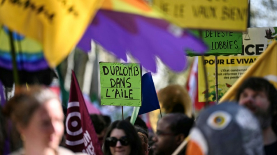 Eau, pesticides: mobilisation d'ONG contre la loi d'urgence agricole