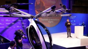 L'inventeur Franky Zapata &eacute;choue dans sa travers&eacute;e de la Manche &agrave; bord d'un mini-h&eacute;licopt&egrave;re