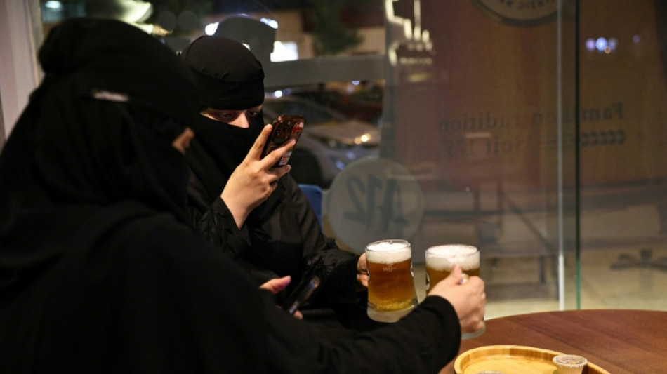 Pintes et cacahuètes: en Arabie saoudite, un bar fait le plein, mais sans alcool