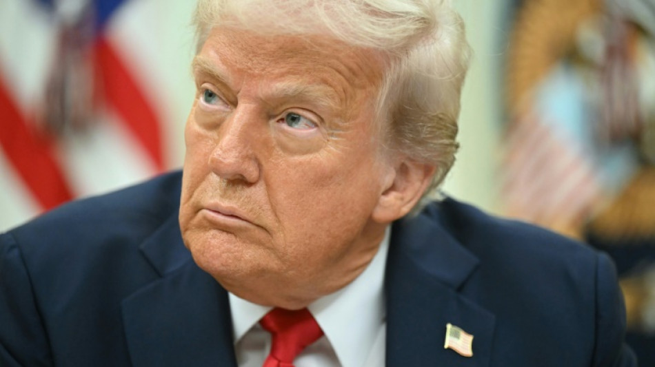 Senadores dos EUA tentam limitar poder tarif&aacute;rio de Trump