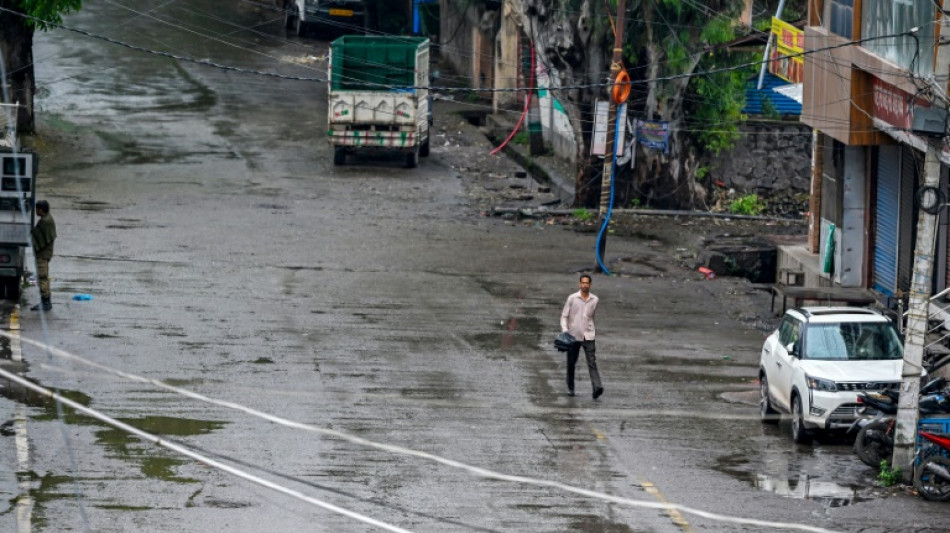 Au lendemain des bombardements, le choc et l'effroi des survivants de Poonch