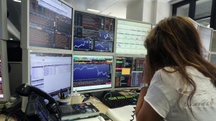 Borsa: Milano tiene i 40mila punti, buon passo delle utility