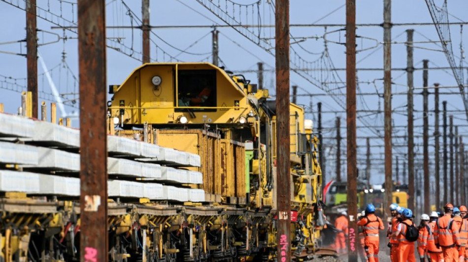 Travaux SNCF entre Paris et Orléans: le "plus gros chantier de l'année" bat son plein