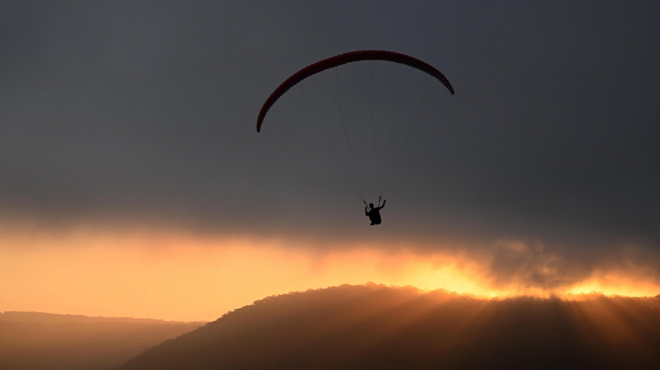 Muore un giovane nel tentativo di entrare a Ceuta col parapendio