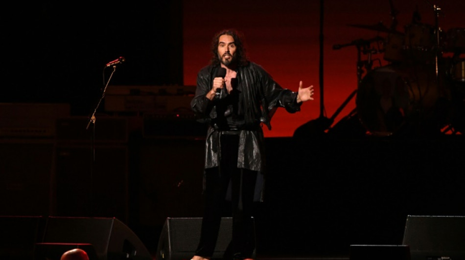 Acusado de violación el humorista y actor británico Russell Brand