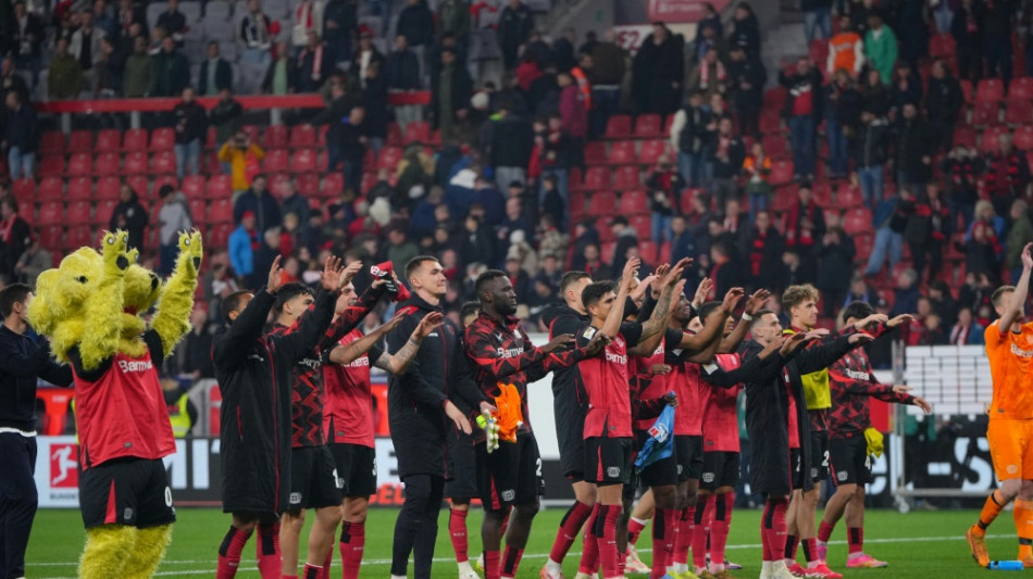 "Schlafen auf jeden Fall gut": Bayer bleibt an M&uuml;nchen dran