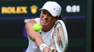 Swiatek e Krejcikova levam susto mas avan&ccedil;am &agrave; 3&ordf; rodada em Wimbledon