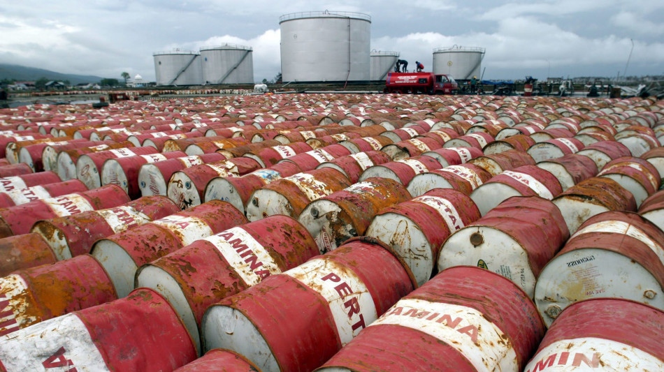 Il petrolio &egrave; in calo a New York a 62,67 dollari