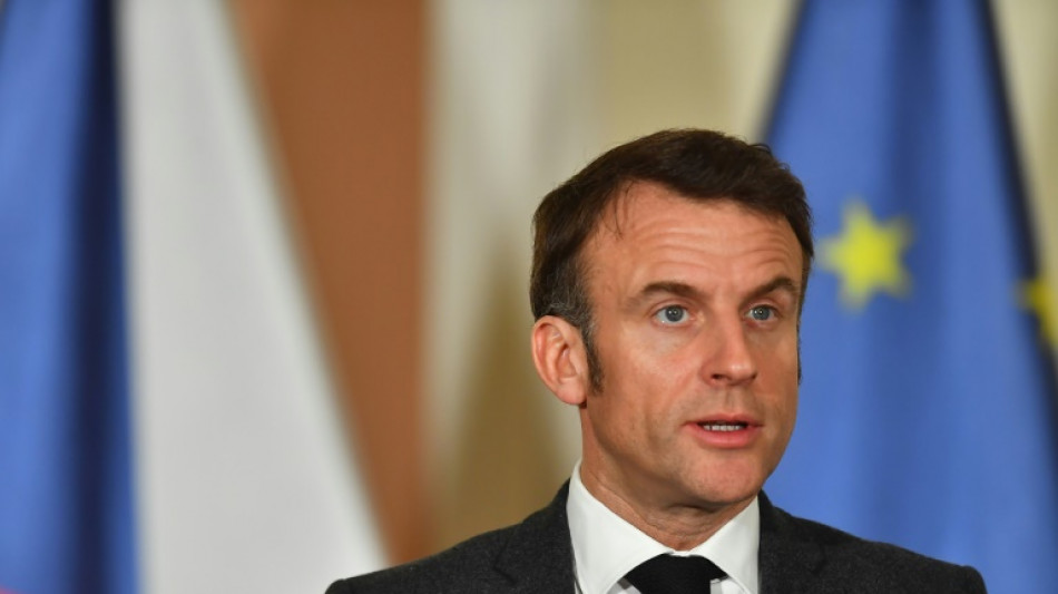Macron dit qu'il n'y a "aucune limite" au soutien &agrave; l'Ukraine, les oppositions jugent la posture "irresponsable"