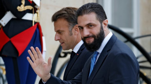 Syriens &Uuml;bergangspr&auml;sident al-Schaara von Macron in Paris empfangen
