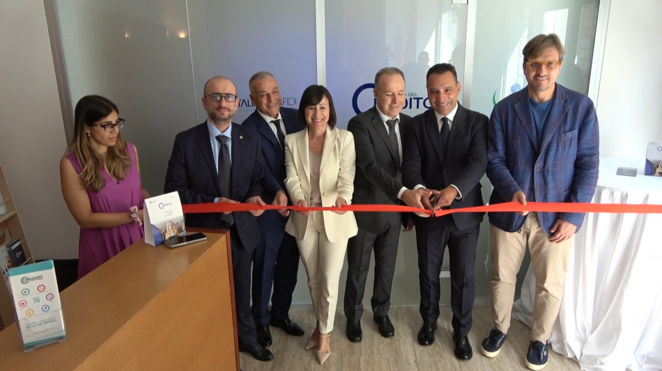 A Milano la prima 'Bottega del Credito' per le micro imprese