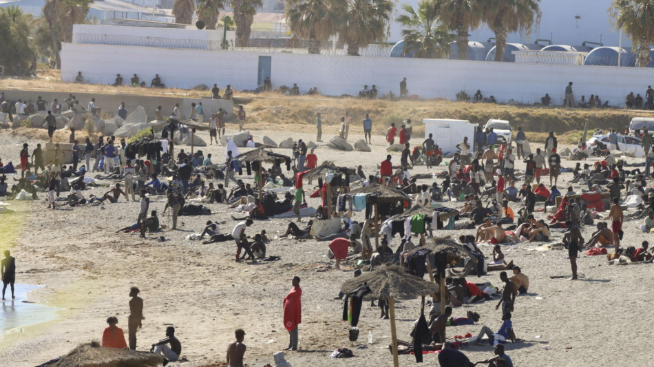 Media, 'appello sui social per nuovo assalto a Ceuta il 15 agosto'
