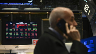 Wall Street finit en hausse, peu inqui&egrave;te par les nouveaux droits de douane annonc&eacute;s par Trump