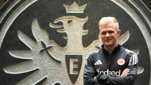 Frankfurt startet mit Burkardt und Ekitik&eacute;