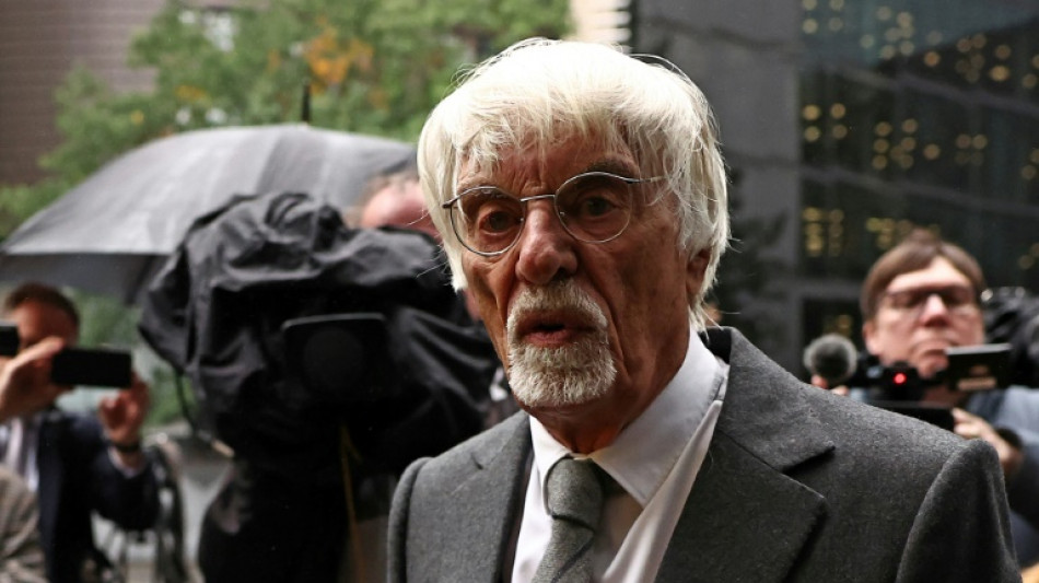 Ex-chefe da F1 Bernie Ecclestone &eacute; condenado por fraude fiscal, mas se salva da pris&atilde;o