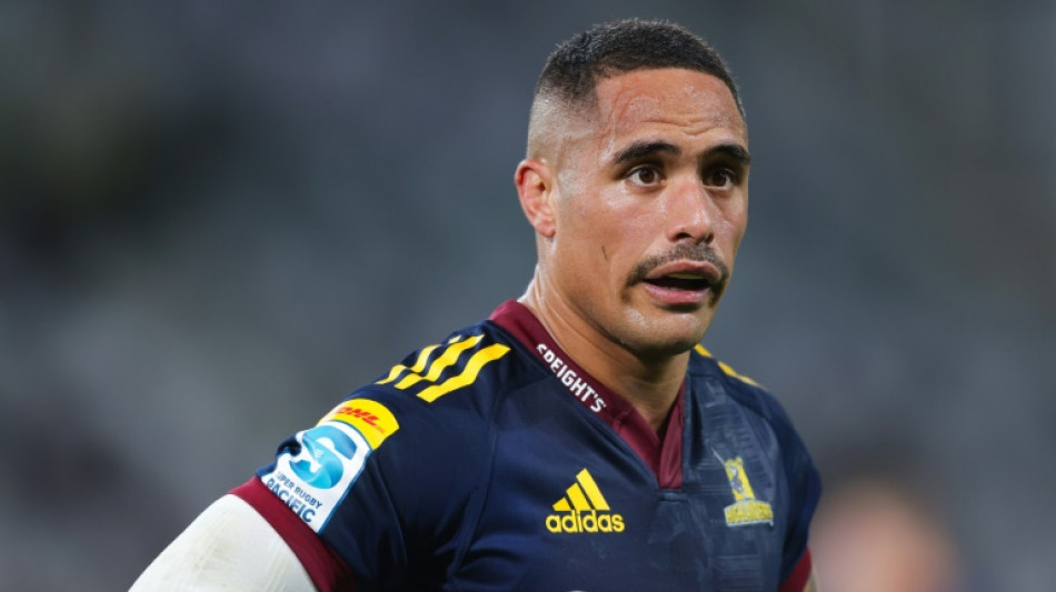 Emotional send-off for Aaron Smith in final Highlanders home game 