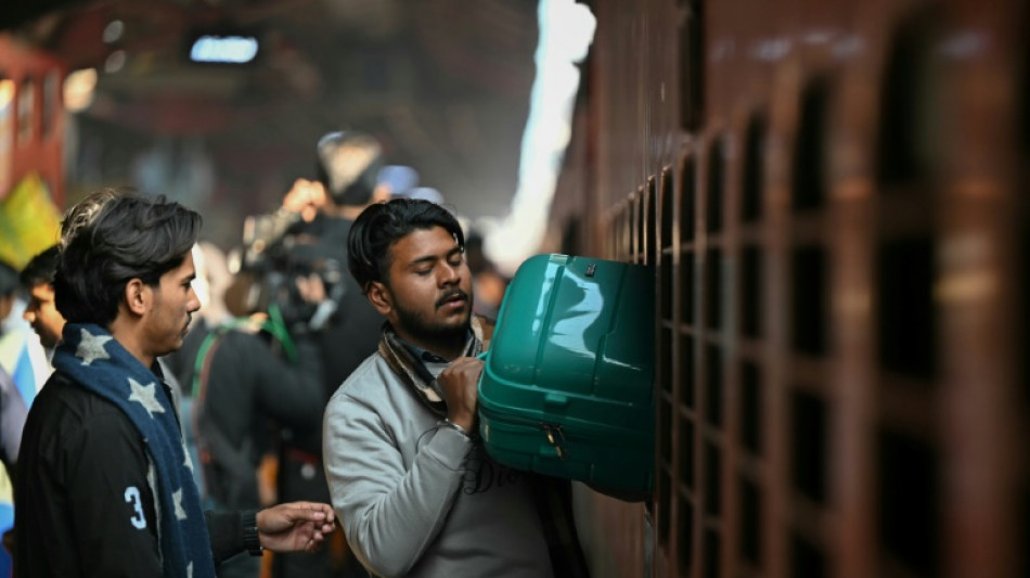 Al menos 18 muertos en una estampida en una estaci&oacute;n de tren de Nueva Delhi
