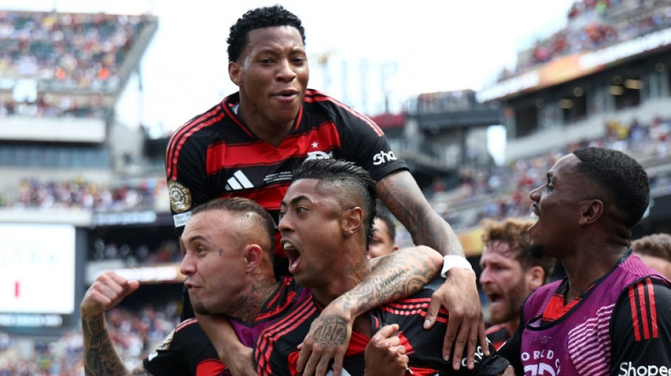 Flamengo vence Chelsea (3-1) e &eacute; 1&ordm; time classificado para oitavas da Copa de Clubes