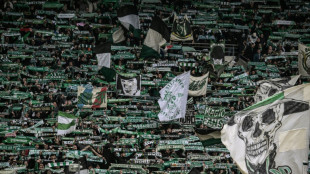 Football: un groupe de socios de l'AS Saint-Etienne d&eacute;nonce la menace de dissolution de groupes de supporters