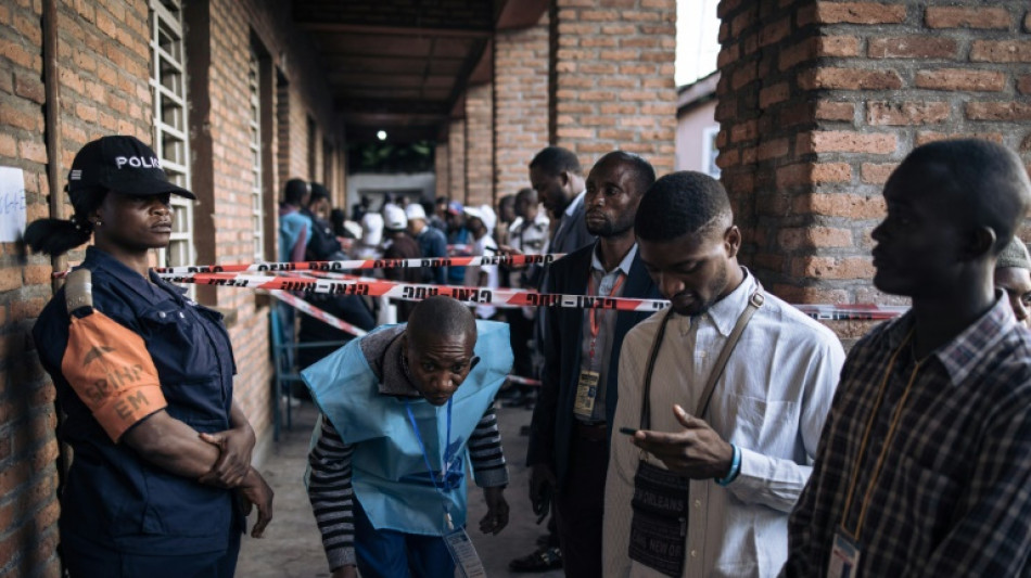 Elei&ccedil;&otilde;es na Rep&uacute;blica Democr&aacute;tica do Congo entram no segundo dia em cen&aacute;rio de muitos problemas
