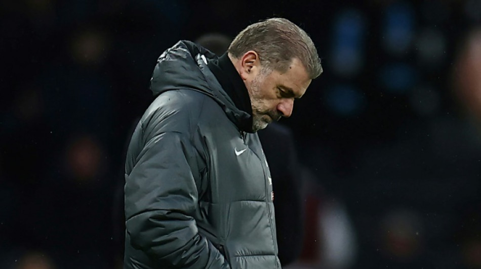 Tottenham perde para Leicester (2-1) e segue em queda livre no Ingl&ecirc;s; United vence