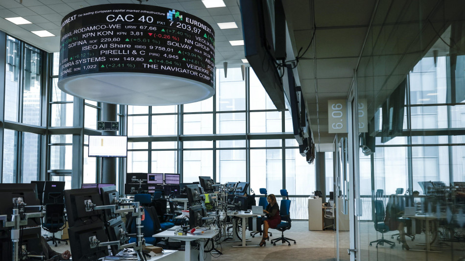 Borsa: l'Europa conferma il rosso, Parigi cede il 2,25%