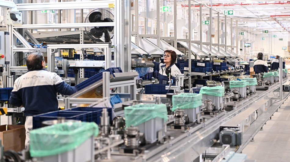 In Europa +2,8% le auto vendute a marzo, Stellantis fa -5,9%