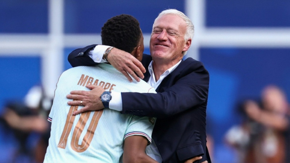 'Dever&iacute;amos ter te dado um final melhor', diz Mbapp&eacute; a Deschamps nas redes sociais