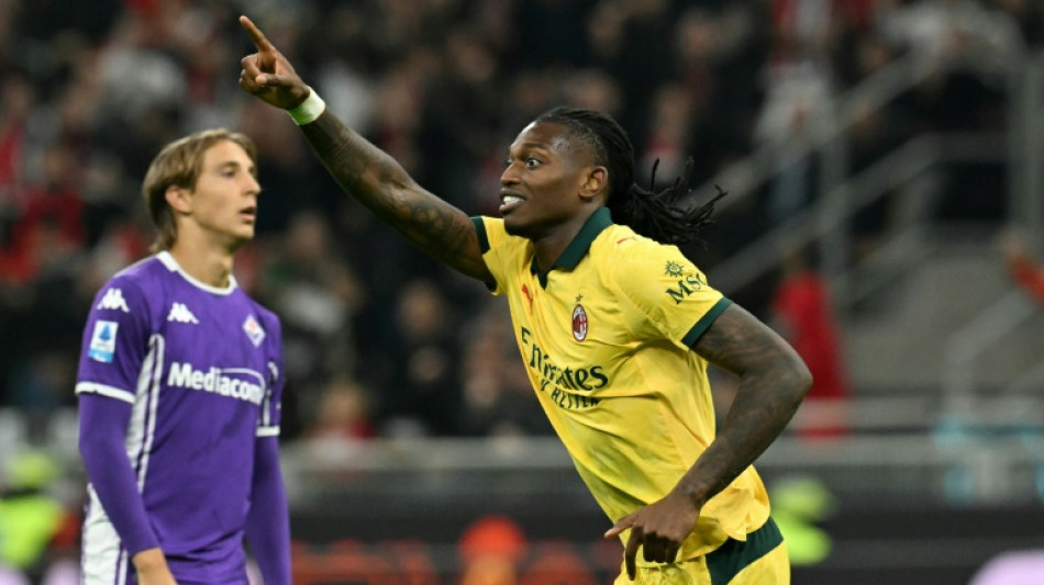 Milan vira sobre Fiorentina (2-1) e assume liderança do Italiano