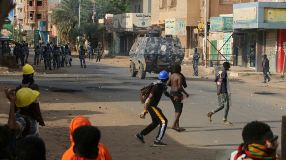 Des milliers de manifestants au Soudan, sous les gaz lacrymog&egrave;nes
