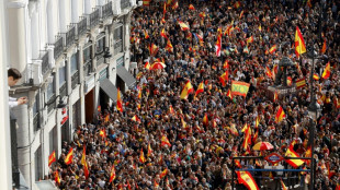 Direita na Espanha vai &agrave;s ruas contra S&aacute;nchez e lei de anistia a separatistas catal&atilde;es