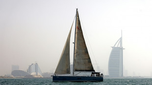 Trabalhadores mu&ccedil;ulmanos deixam a Fran&ccedil;a em fuga de 'ambiente sombrio'